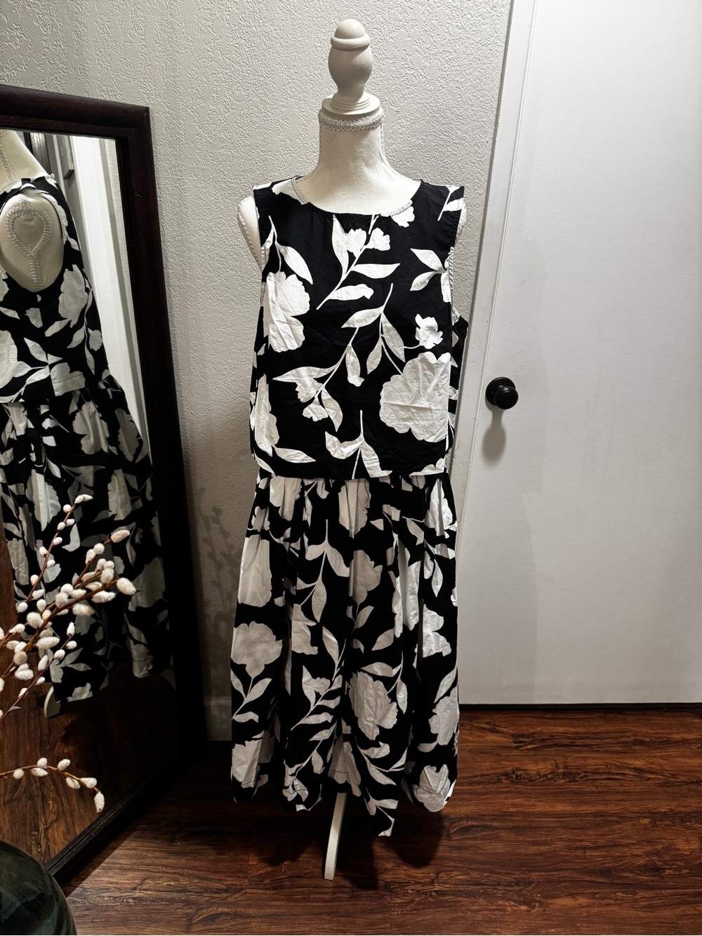 Kate Spade X Target Black and White Floral Shell Top and Matching Midi Skirt
